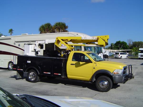 11 Bucket truck Dodge Cummins diesel boom 45ft 4x4 winch $29995 -... for sale in Cocoa, FL – photo 5