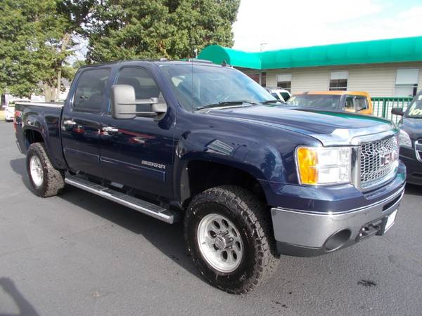 2011 GMC Sierra 1500 SLE Crew Cab 4WD for sale in Elkhart, IN – photo 2