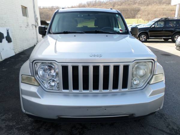 2008 JEEP LIBERTY 4x4 - excellent condition 120k miles - cars & for sale in Stewartsville, PA – photo 2