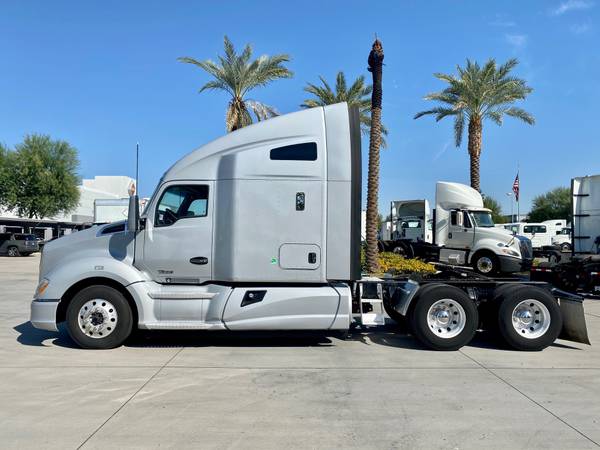 2015 KENWORTH T680 SLEEPER TRUCK - cars & trucks - by dealer -... for sale in Phoenix, AZ – photo 5
