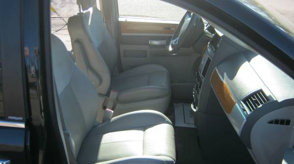 2010 CHRYSLER TOWN AND COUNTRY - cars & trucks - by dealer - vehicle... for sale in Grand Rapids, MI – photo 11