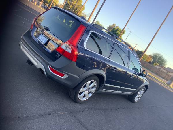 2011 VOLVO V70 AWD T6 WAGON - MINT - RUNS GREAT - COLD AIR -... for sale in Glendale, AZ – photo 6