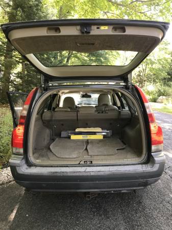 2002 Volvo V70 Wagon (Runs, for repair, parts, or donor car) for sale in Norfolk, CT – photo 5