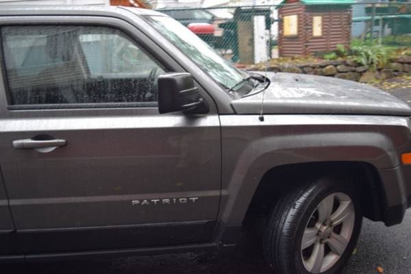 *2012* *Jeep* *Patriot* *Latitude 4dr SUV* - cars & trucks - by... for sale in Paterson, PA – photo 14