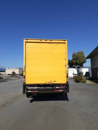 2006 Freightliner M2, Cummins Engine, 24' with Ramp/Lift Combo -... for sale in Portland, OR – photo 2