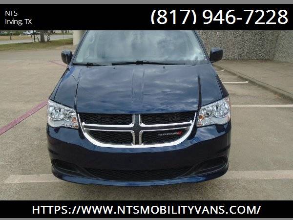 12 DODGE GRAND CARAVAN POWER RAMP MOBILITY HANDICAPPED WHEELCHAIR VAN for sale in Irving, MO – photo 5