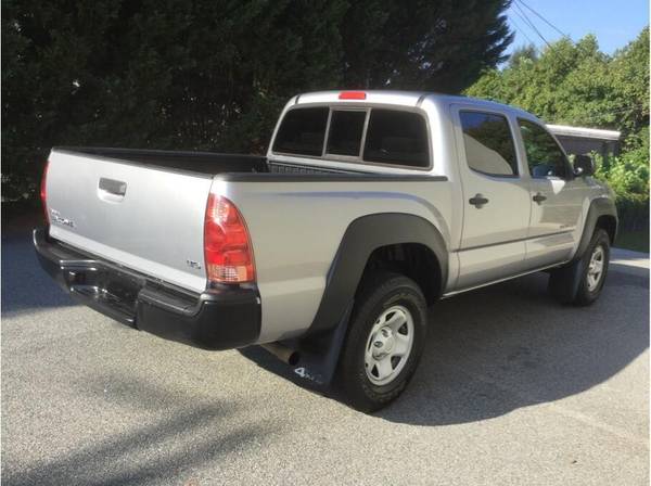 2015 Toyota Tacoma 4x4 V6*COME TEST DRIVE!*E-Z FINANCING!*WARRANTY!* for sale in Hickory, NC – photo 8
