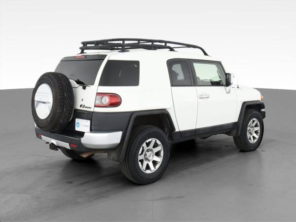 2014 Toyota FJ Cruiser Sport Utility 2D suv White - FINANCE ONLINE -... for sale in New Haven, CT – photo 11