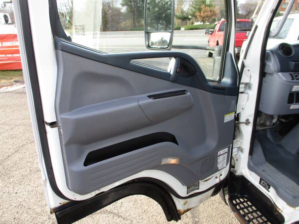 2014 Mitsubishi Fuso FE 16 FOOT FLAT BED, RACK BODY for sale in South Amboy, DE – photo 24