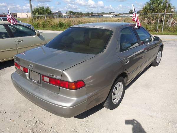 1998 Toyota Camry LE - cars & trucks - by dealer - vehicle... for sale in Auburndale, FL – photo 2