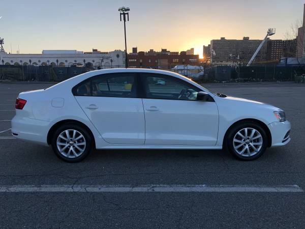 Gas Saver 15 VW Jetta Compact Sedan Excellent condition! White & for sale in Brooklyn, NY – photo 5