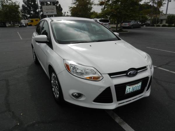 2012 Ford Focus SE Hatchback, 5 Speed Manual - cars & trucks - by... for sale in Altadena, CA – photo 12
