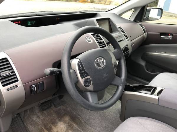 2005 Toyota Prius - Financing Available! - cars & trucks - by dealer... for sale in Woodinville, WA – photo 3