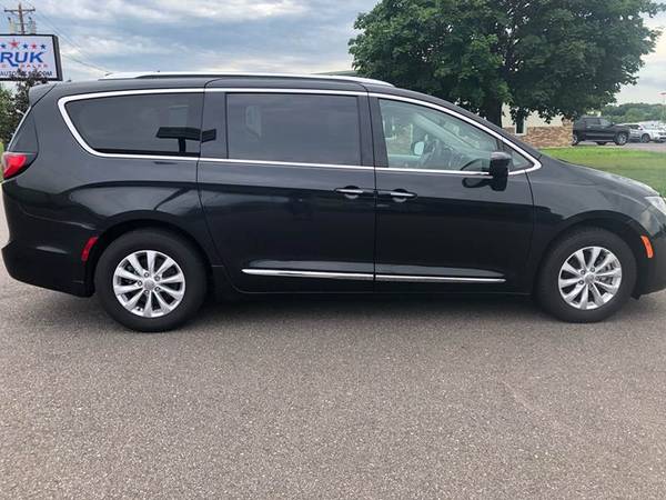 2018 Chrysler Pacifica Touring L **WARRANTY**LOADED****EASY FINANCING for sale in Ramsey , MN – photo 2
