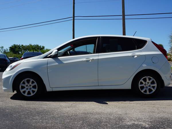 2013 Hyundai Accent GS - - by dealer - vehicle for sale in Cocoa, FL – photo 4