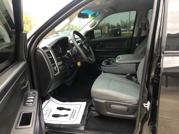 2016 RAM 1500 ST QUAD CAB 4X4 - - by dealer - vehicle for sale in Greenfield, IN – photo 11