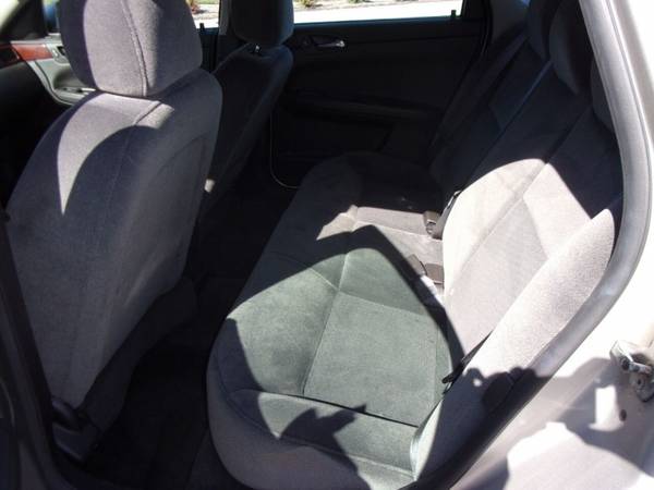 2007 Chevrolet Impala LT 4dr Sedan w/ roof rail curtain delete -... for sale in Waukesha, WI – photo 12