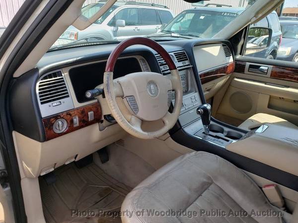 2005 Lincoln Navigator 4dr 4WD Ultimate Gold for sale in Woodbridge, District Of Columbia – photo 6