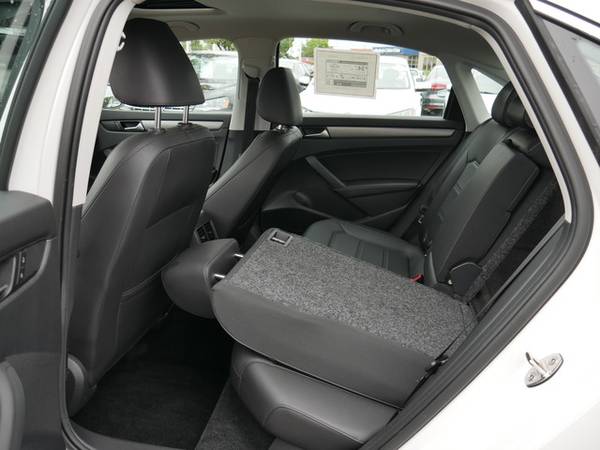 2015 Volkswagen Passat 2.0L TDI SE w/Sunroof & Nav for sale in Inver Grove Heights, MN – photo 23