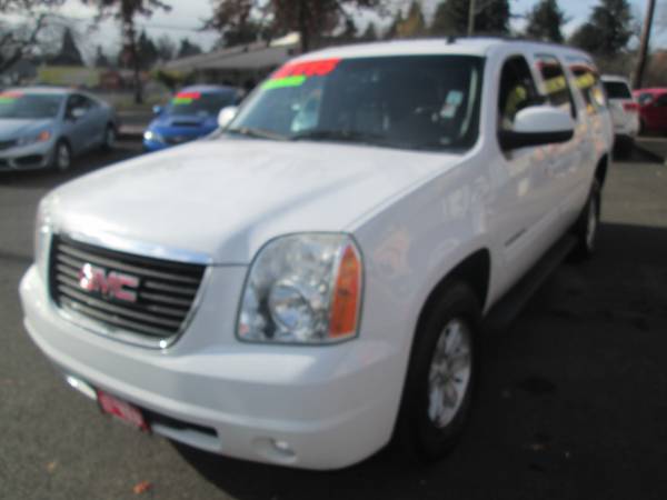 FM Jones and Sons 2013 GMC Yukon XL 3rd Row Seating 4x4 - cars &... for sale in Eugene, OR – photo 6