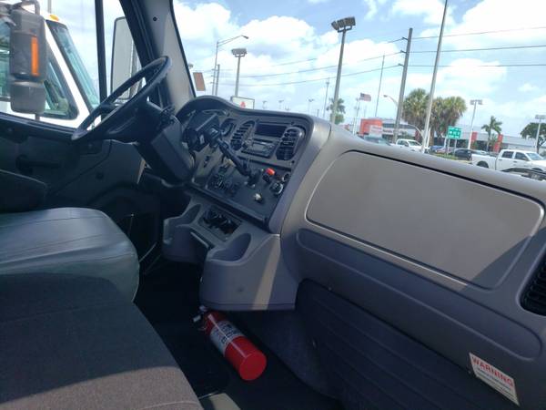 2014 Freightliner M2 106 24 Box - - by dealer for sale in Miami, FL – photo 10