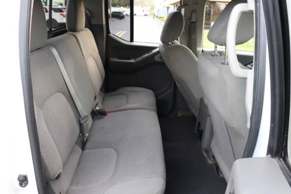 2015 Nissan Frontier SV 4x2 4dr Crew Cab 5 ft SB Pickup 5A 999 for sale in Davie, FL – photo 23