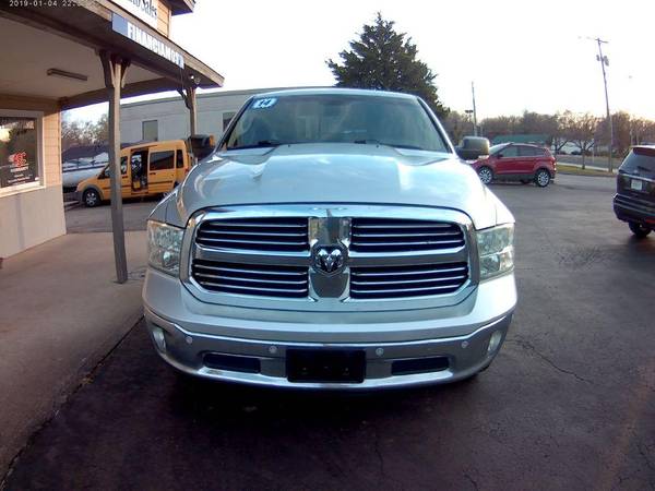 2014 RAM 1500 CREW CAB SLT - cars & trucks - by dealer - vehicle... for sale in Shawnee, MO – photo 7