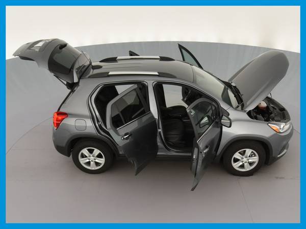 2020 Chevy Chevrolet Trax LT Sport Utility 4D hatchback Gray for sale in Long Beach, CA – photo 13