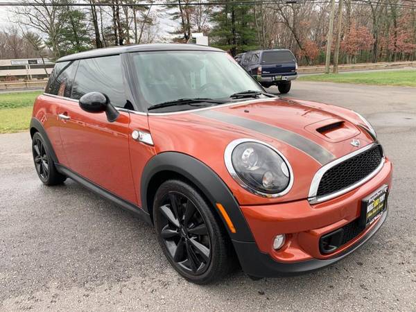 Wow! A 2011 MINI Cooper Hardtop with 95,020 Miles-Hartford - cars &... for sale in South Windsor, CT – photo 3