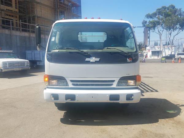 2001 CHEVY W4500, STAKEBED WITH LIFTGATE, 24K LOW MILES! I FINANCE for sale in Rosemead, CA – photo 14