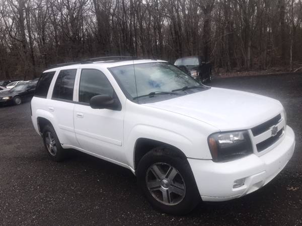 A NICE CHEV.TRAIL BLAZER 2008 WITH 197K--NO LEAKS- NO ENGI. LIGHTS-... for sale in New London, CT – photo 2