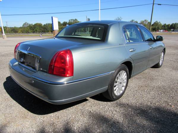 2005 Lincoln Town Car- Call Myca for sale in Rocky Mount, VA – photo 3