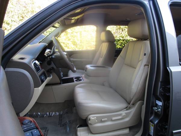 2012 Chevrolet Tahoe 1500 LT - PARKING SENSORS - THIRD ROW SEAT-... for sale in Sacramento , CA – photo 6