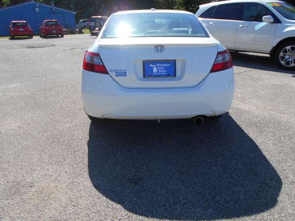09 Honda Civic EX w/ Navigation and moonroof. Excellent condition. for sale in Kalamazoo, MI – photo 5