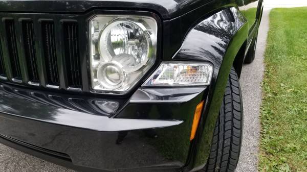 2008 jeep Liberty 4x4 low miles SKY SLIDER ROOF! no dents no rust LOOK for sale in Kenosha, WI – photo 6