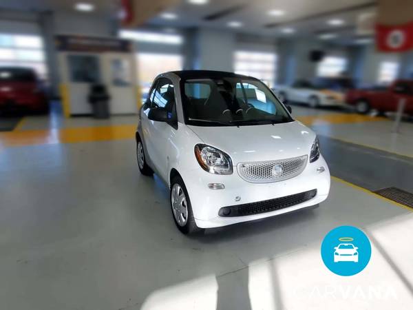2017 smart fortwo Proxy Hatchback Coupe 2D coupe Silver - FINANCE -... for sale in Boston, MA – photo 16