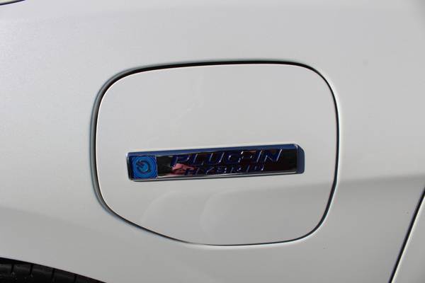 2018 Honda Clarity Plug-In Hybrid Sedan - cars & trucks - by dealer... for sale in Great Neck, CT – photo 13