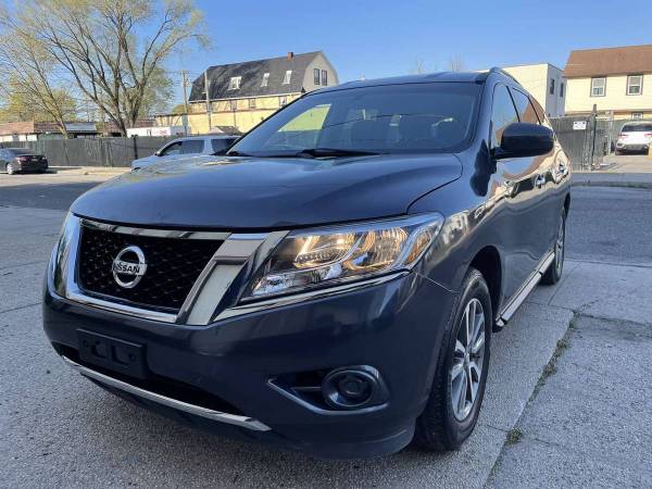 2013 Nissan Pathfinder Sv AWD Gray 82K Miles Clean Title Paid Off for sale in Baldwin, NY – photo 3