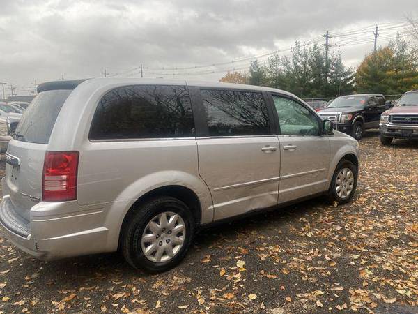 2009 Chrysler Town Country LX Minivan 4D EZ-FINANCING! - cars &... for sale in Garfield, NY – photo 4