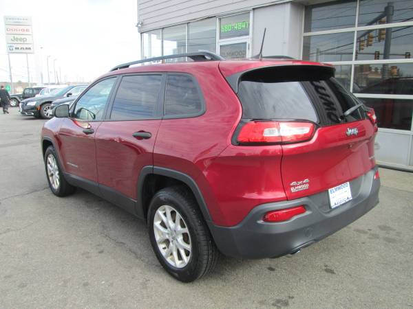 2016 jeep cherokee sport 4cl 4wd great on gas - - by for sale in East Providence, RI – photo 3