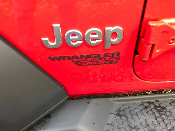 2018 Jeep Wrangler JL Unlimited Sport-S LOW MILES 8300mi ONE OWNER -... for sale in Kelso, OR – photo 16
