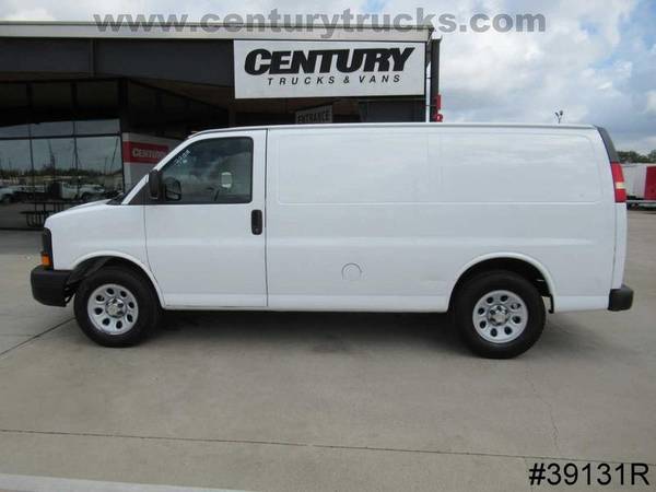 2009 Chevrolet 1500 CARGO Summit White Priced to SELL!!! for sale in Grand Prairie, TX – photo 3