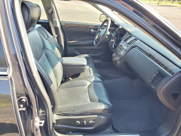 2008 Cadillac dts loaded leather seats sunroof for sale in Wooster, OH – photo 8