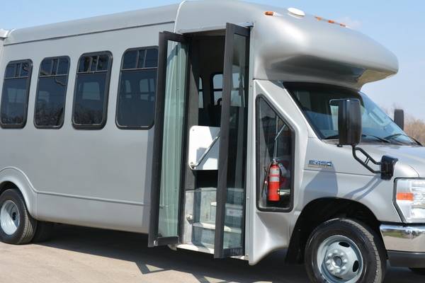 2012 Ford E-450 22 Passenger Paratransit Shuttle Bus for sale in Crystal Lake, OH – photo 9