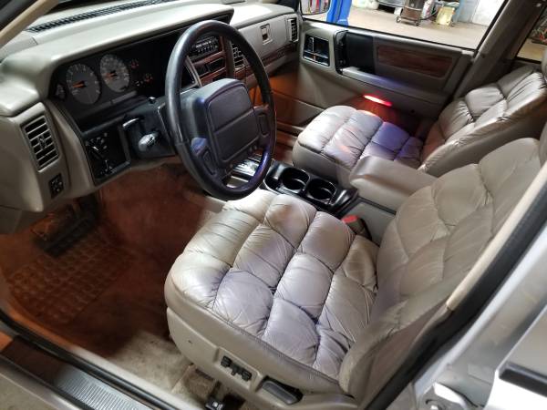 1994 Jeep Grand Cherokee v8 4x4 for sale in Madison, WI – photo 6