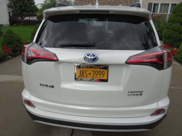 2018 Toyota Rav4 AWD Hybrid Limited 10K Miles for sale in North Tonawanda, NY – photo 5