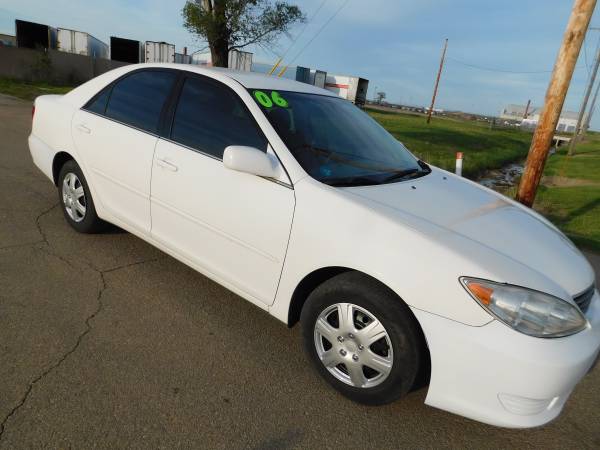 2006 Toyota Camry LE - - by dealer - vehicle for sale in Topeka, KS – photo 3