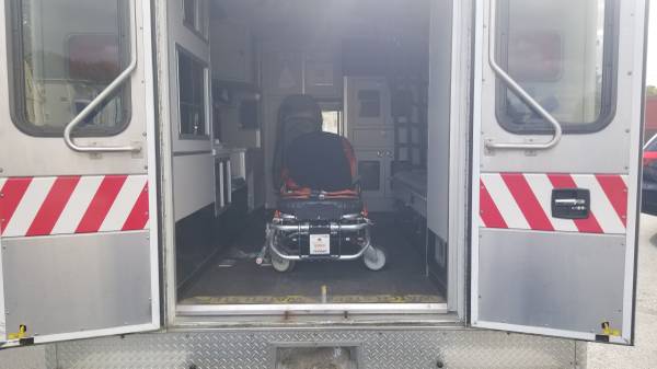 2010 Chevrolet 4500 Ambulance Duramax - cars & trucks - by dealer -... for sale in Worcester, OH – photo 17
