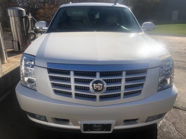 2007 Cadillac Escalade-great deal - cars & trucks - by owner -... for sale in Flushing, MI – photo 18