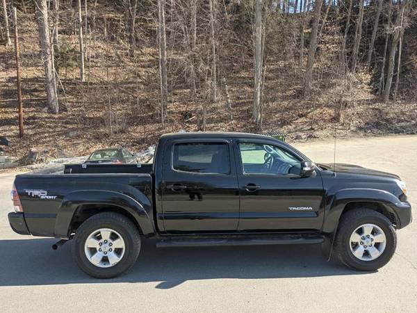 2013 Toyota Tacoma Double Cab V6 4WD - - by dealer for sale in Springfield, VT – photo 6